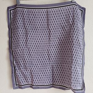 Casual Corner Annex Women’s Scarf  Purple and White 100%  Silk NWT